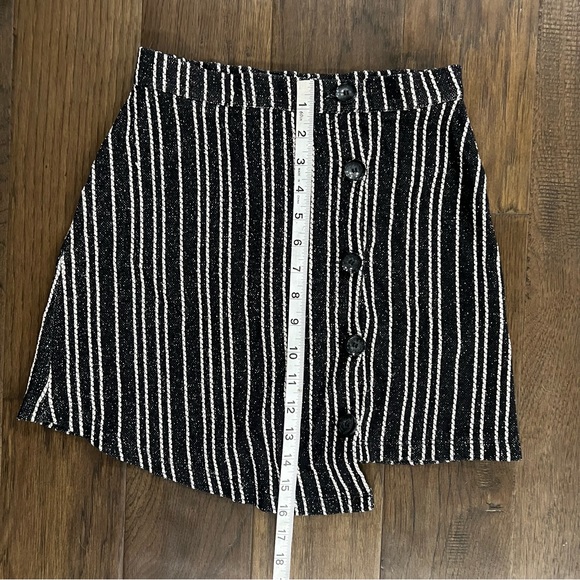 Urban Outfitters Skirt - Picture 5 of 8